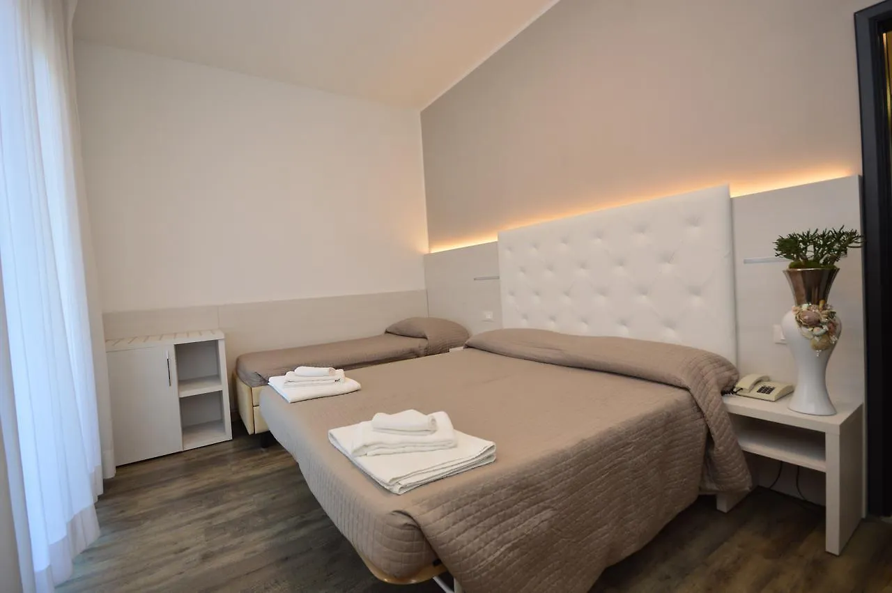 Hotel Vernel Rimini 3*,
